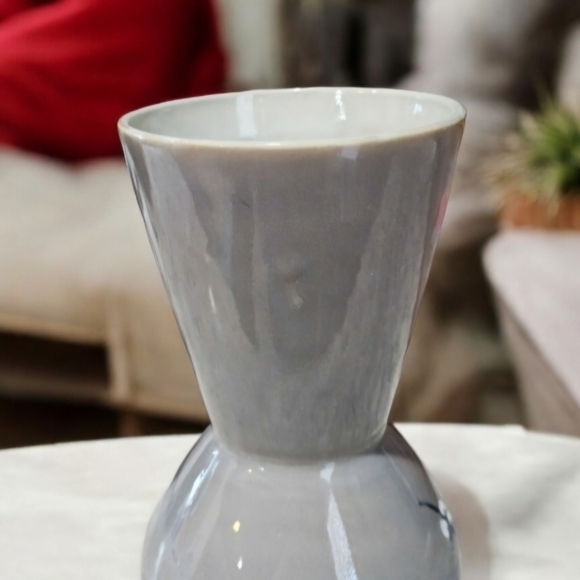 Vintage Hand Painted Vase Republic China Taiwan Made ROC Flowers White Porcelain - Picture 10 of 15